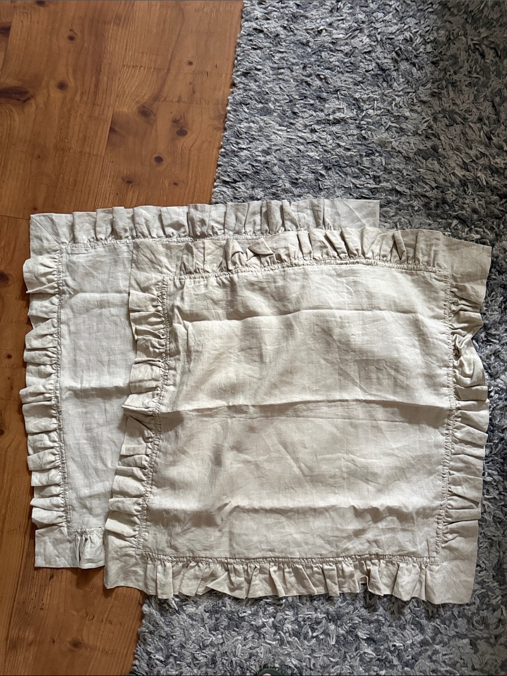 Pottery Barn Cream Ruffled Linen Pillow Shams (Pair)